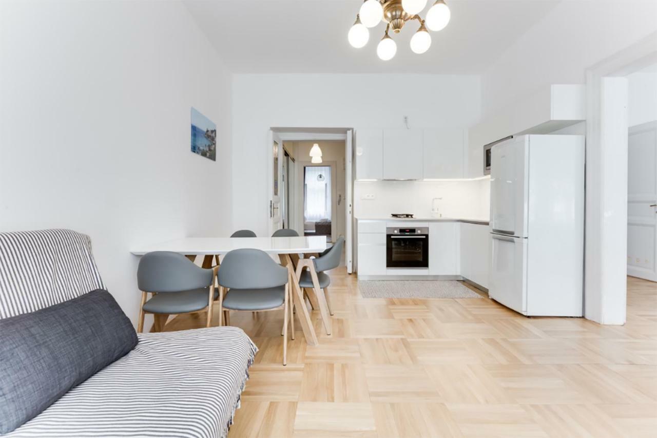 The Dancing House Residence, Two Bedroom Apartment With Balcony Near River! Praga Exterior foto