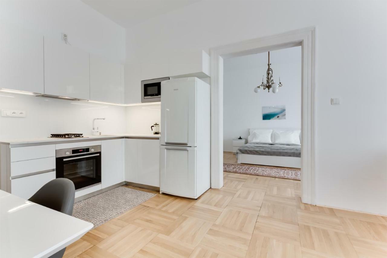The Dancing House Residence, Two Bedroom Apartment With Balcony Near River! Praga Exterior foto
