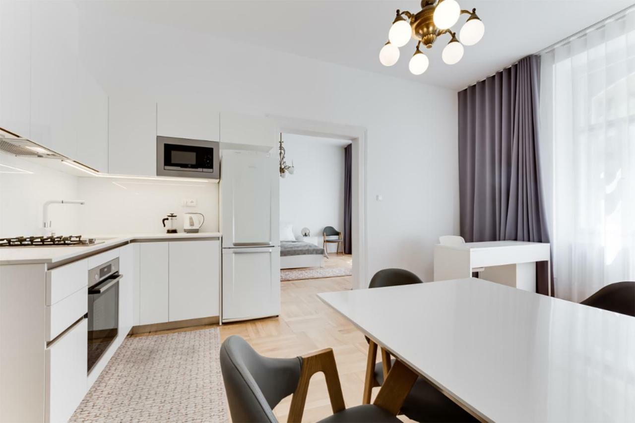 The Dancing House Residence, Two Bedroom Apartment With Balcony Near River! Praga Exterior foto